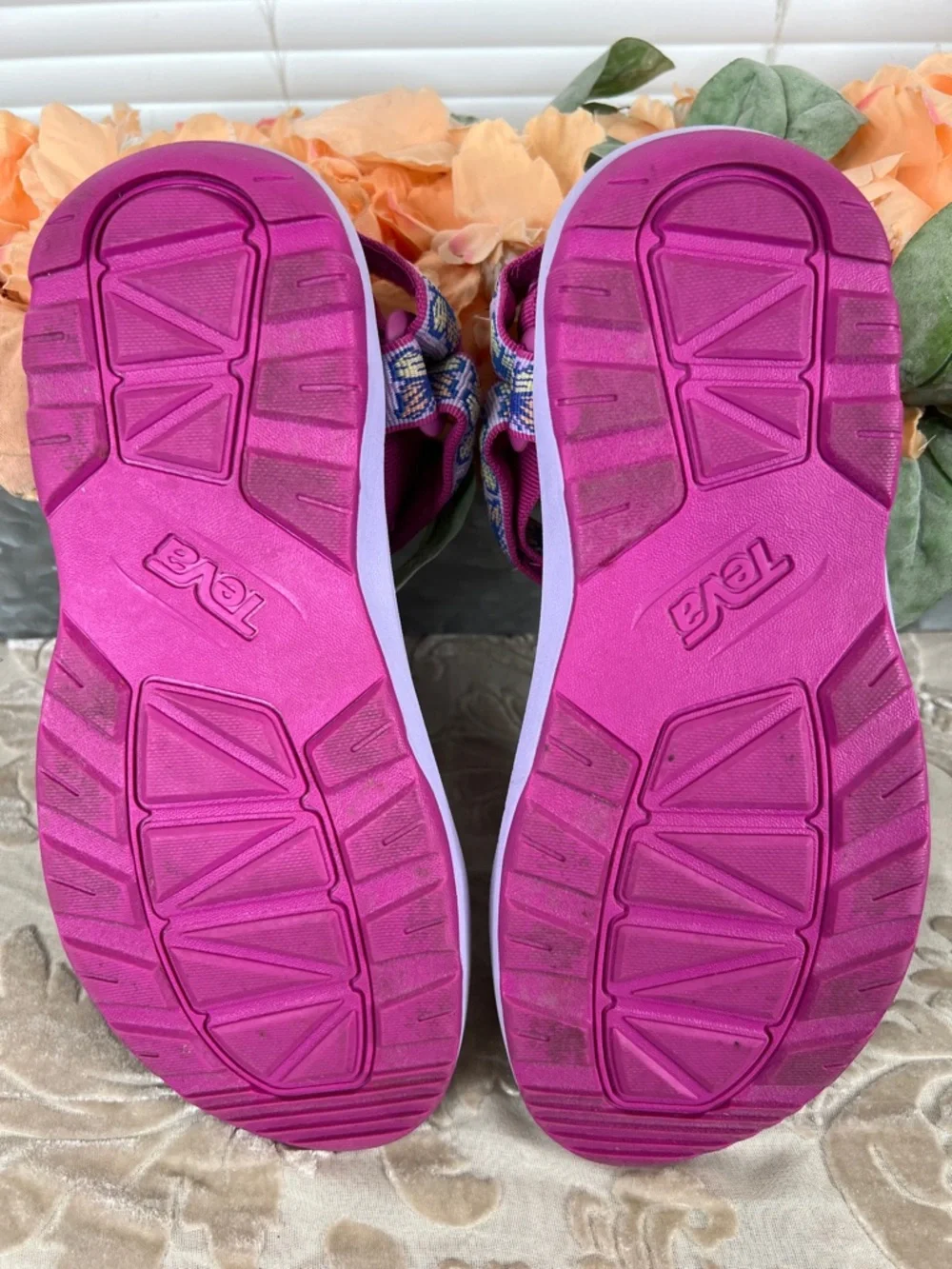 Hurricane XLT Butterfly Pastel Lilac Teva Sandals Size 5 - Picture 6 of 7